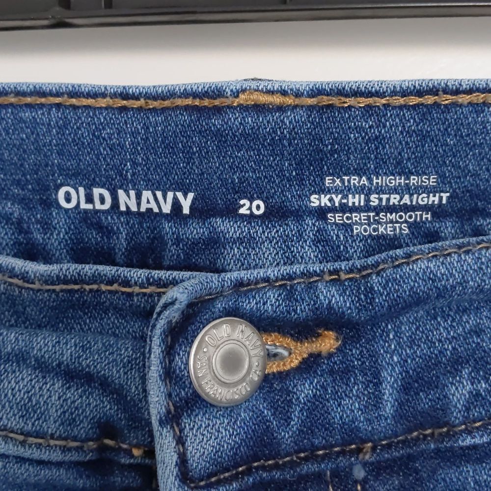 Women's Old Navy Jeans Extra High Rise, SKY-HI STRAIGHT, Size 20 - Picture 3 of 5